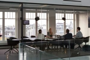 Vergaderen met Duitsers – stilte als teken van aandacht en respect.